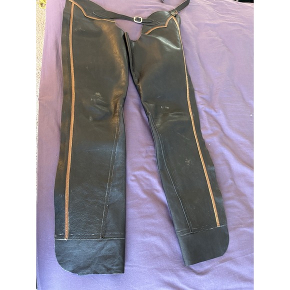 Ladies Or Girls Leather Chaps Size Small On Course - Picture 1 of 16